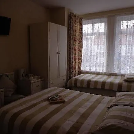 The Phoenix Guest house 3*