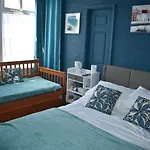 بيت ضيافة The Phoenix سكرابورو