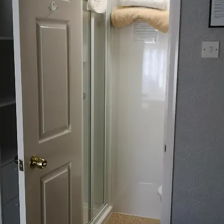 The Phoenix Скарборо