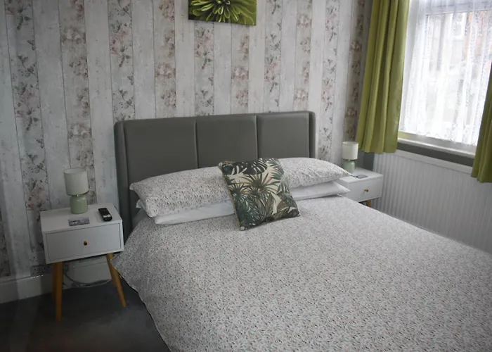 The Phoenix スカーバラ