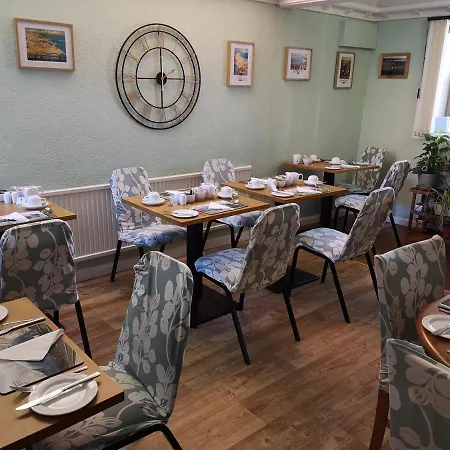 The Phoenix בית הארחה 4*