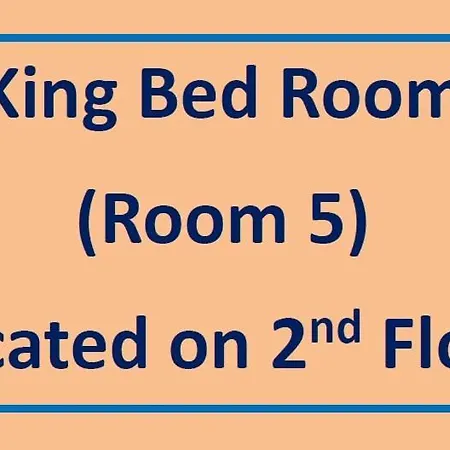 The Phoenix בית הארחה