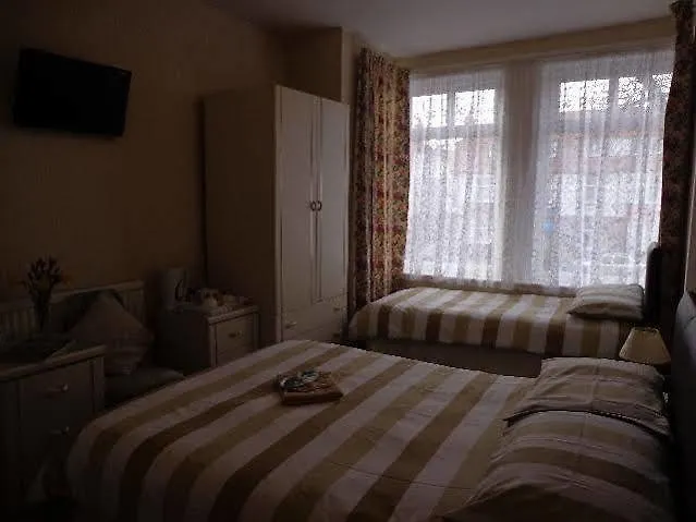 The Phoenix Guest house 4*